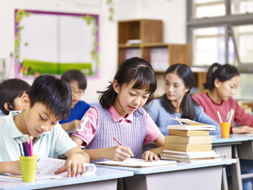 group of primary student learning in the class | Tuition Centre SG