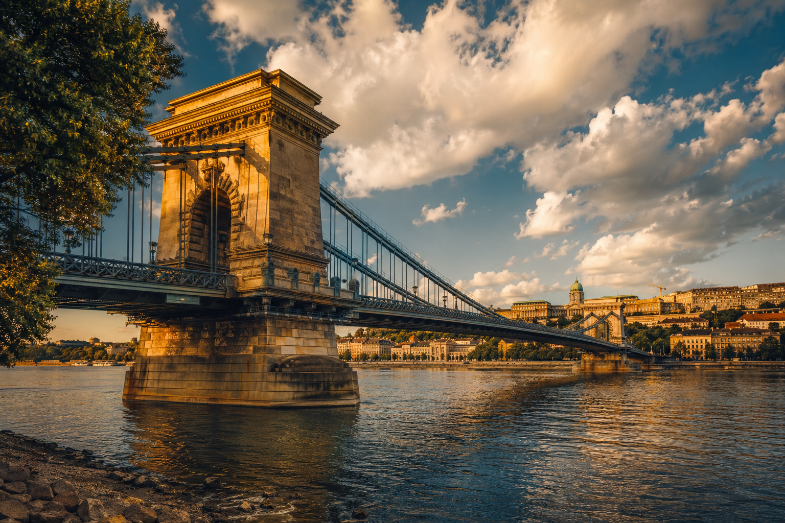 Private shuttle on Chain Bridge