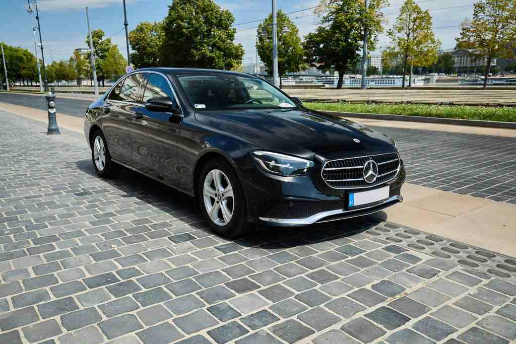 Mercedes-Benz E-Klasa — VanBudapest, usługi szofera premium w Budapeszcie (129)