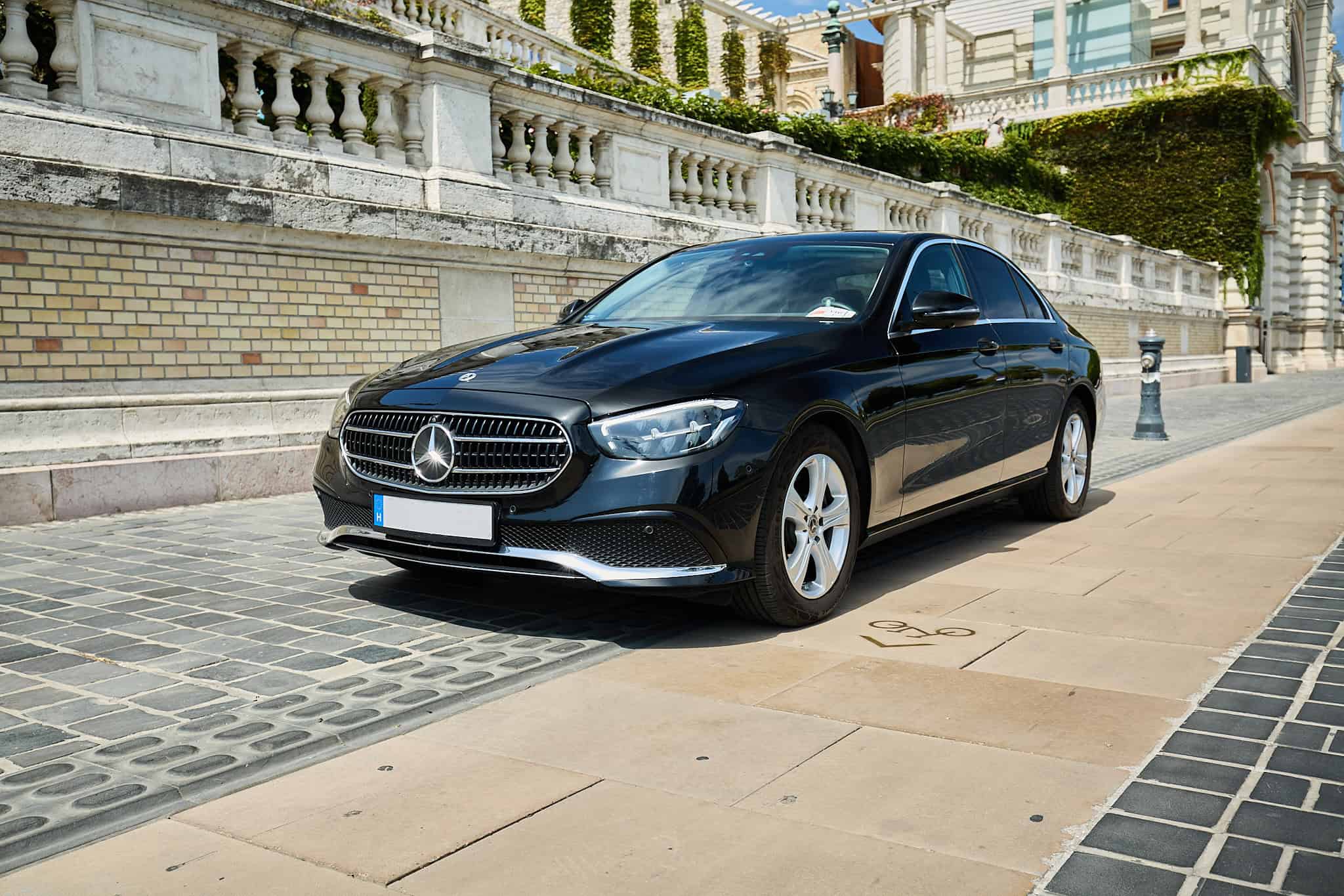 Mercedes-Benz E-Klasa — VanBudapest, usługi szofera premium w Budapeszcie (127)