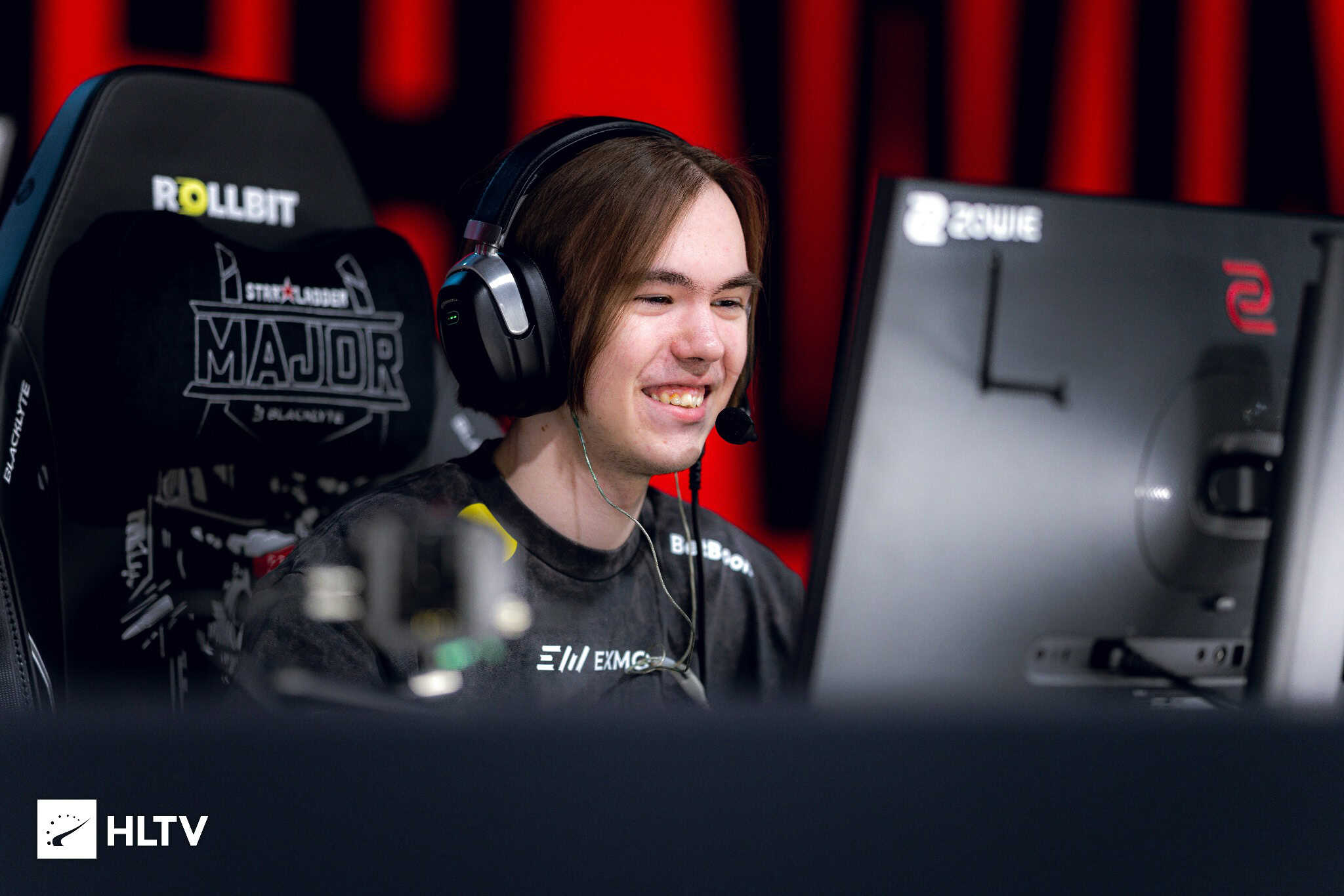 Giocatore professionista sorridente allo StarLadder Major