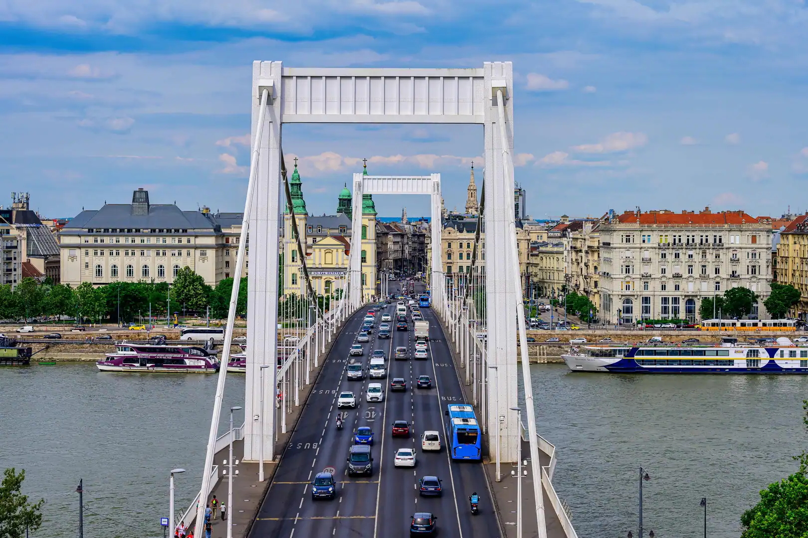 Elizabeth Bridge carrying normal traffic over the Danube before event restrictions