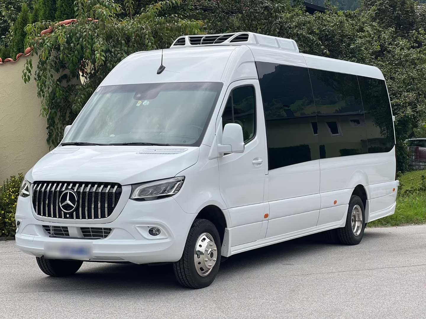 Mercedes-Benz Sprinter Minibus — VanBudapest premium chauffeur service in Budapest (52)