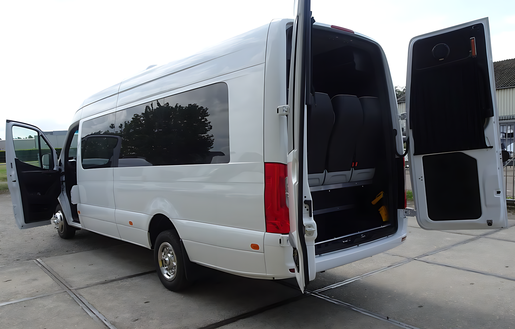Mercedes-Benz Sprinter Minibus — VanBudapest premium chauffeur service in Budapest (102)