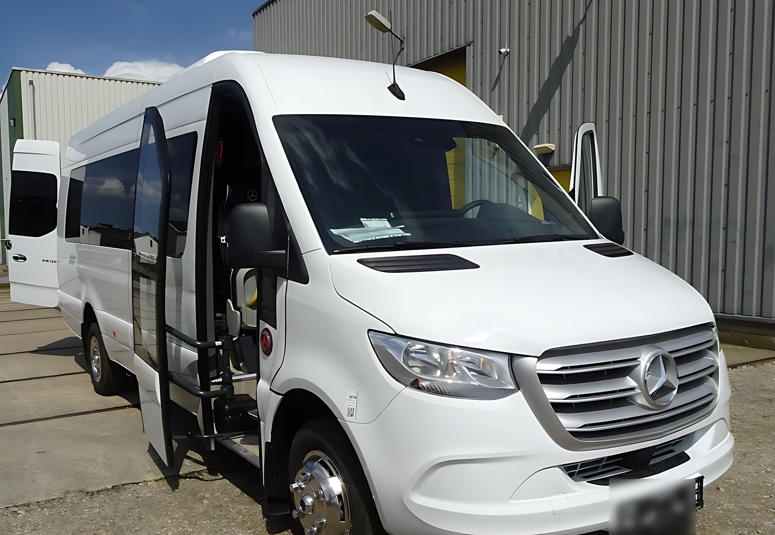 Mercedes-Benz Sprinter Minibus — VanBudapest premium chauffeur service in Budapest (53)
