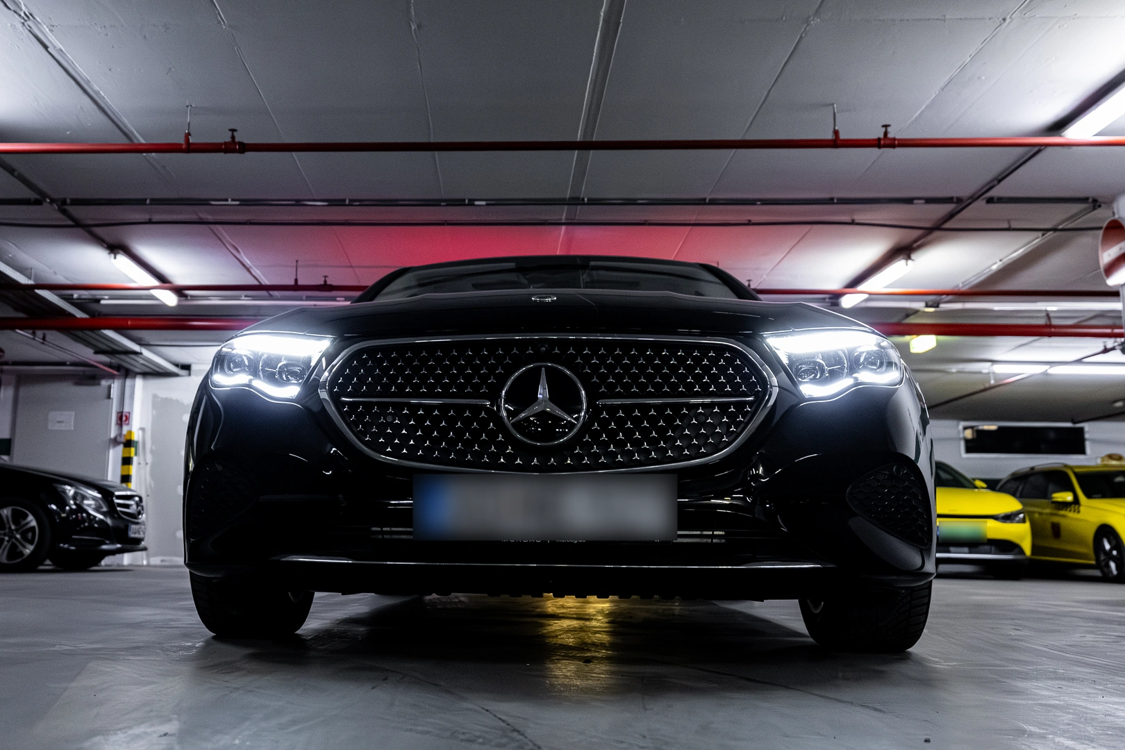 Mercedes-Benz Klasy E — VanBudapest, usługi premium z kierowcą w Budapeszcie (30)
