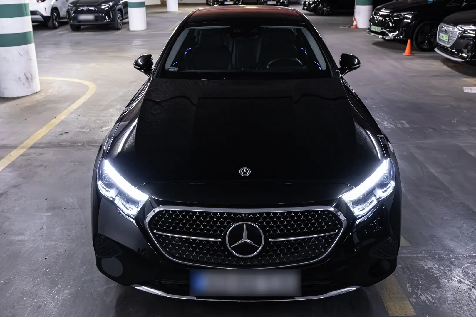 Mercedes-Benz Klasy E — VanBudapest, usługi premium z kierowcą w Budapeszcie (46)