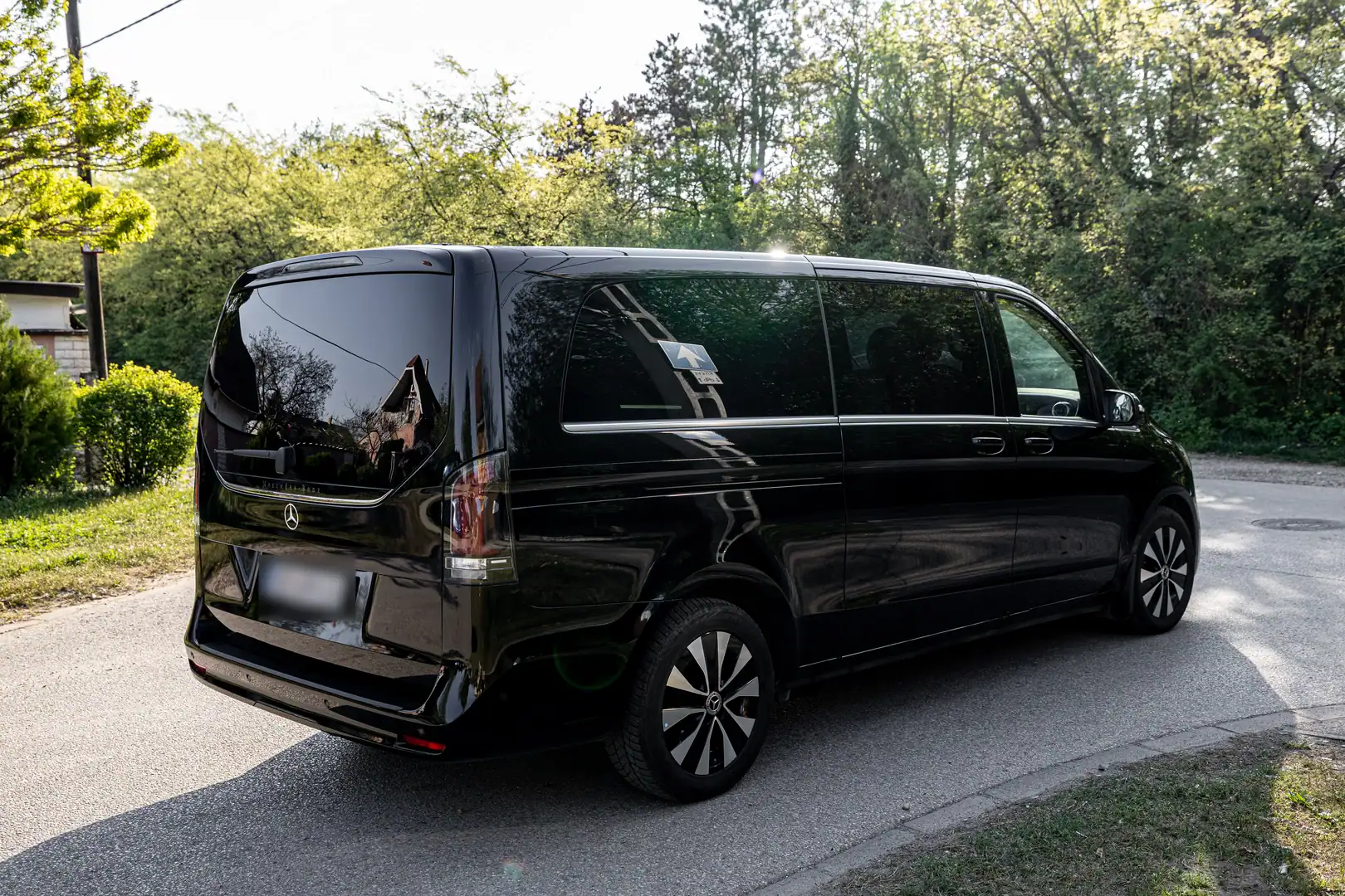 Mercedes-Benz V-Class — VanBudapest.com