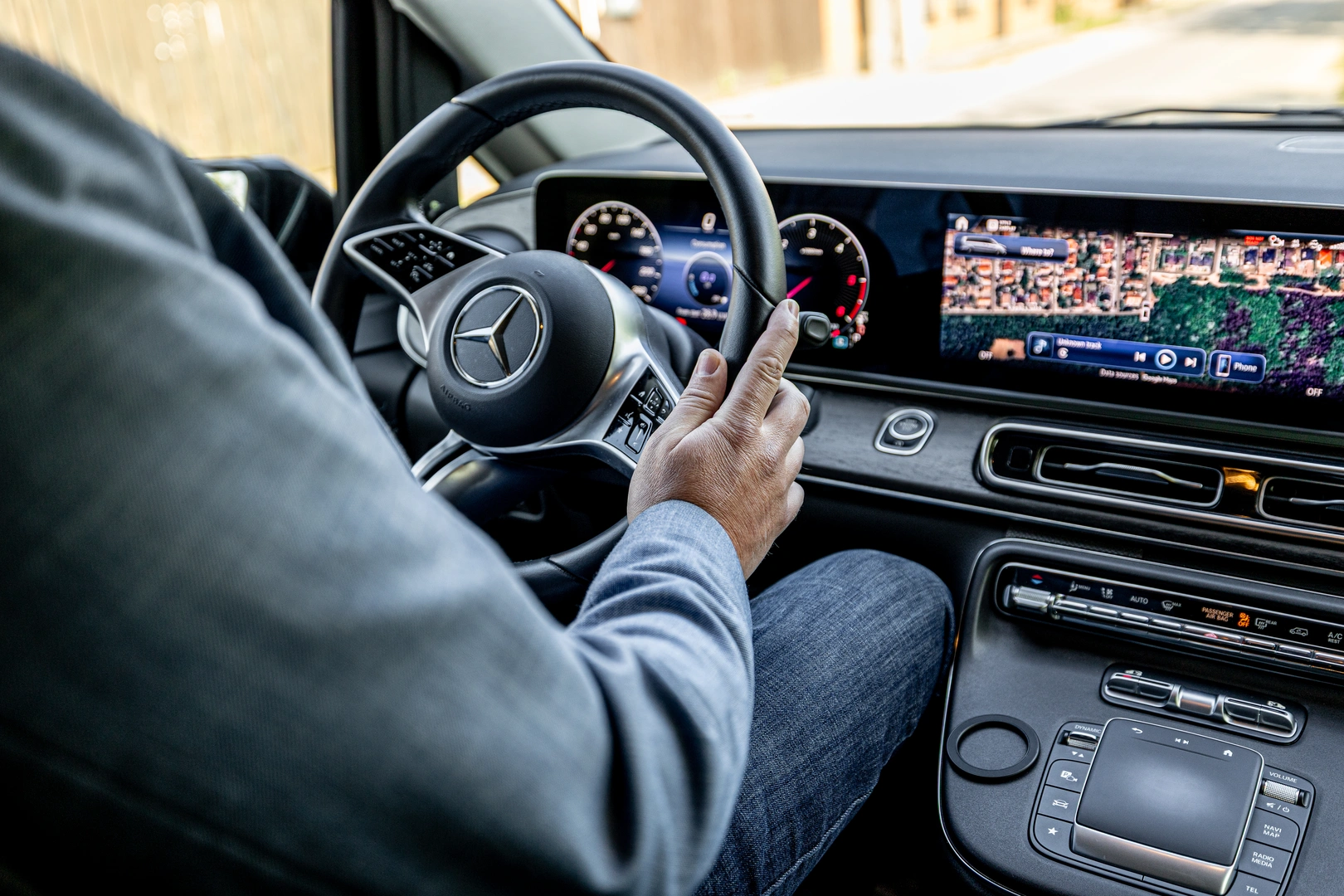 Mercedes-Benz V-Class — rear bench layout