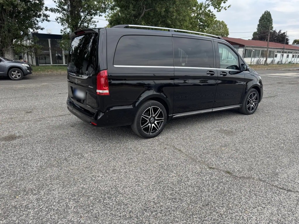 Black VanBudapest Mercedes V-Class for small-group transport in Budapest