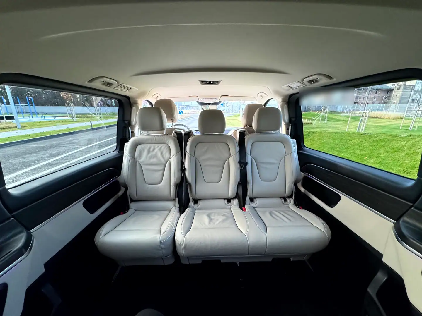 Mercedes-Benz V-Class — VanBudapest.com