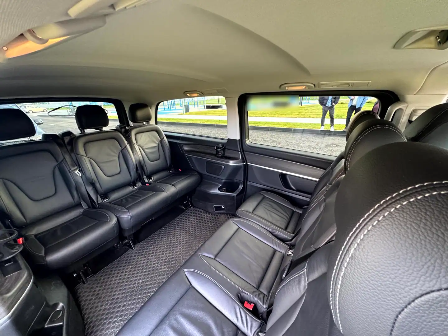 Mercedes-Benz V-Class — VanBudapest.com