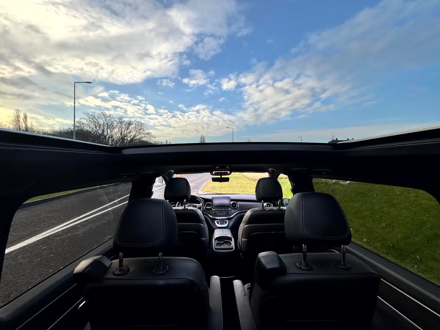 Mercedes-Benz V-Class — VanBudapest.com