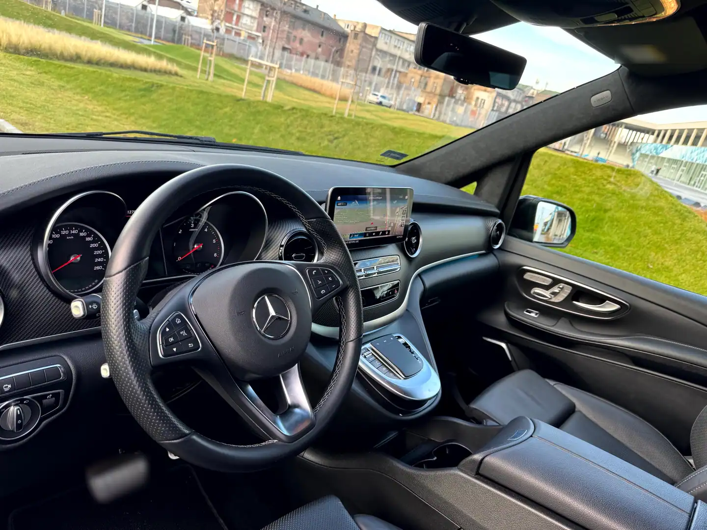 Mercedes-Benz V-Class — VanBudapest.com