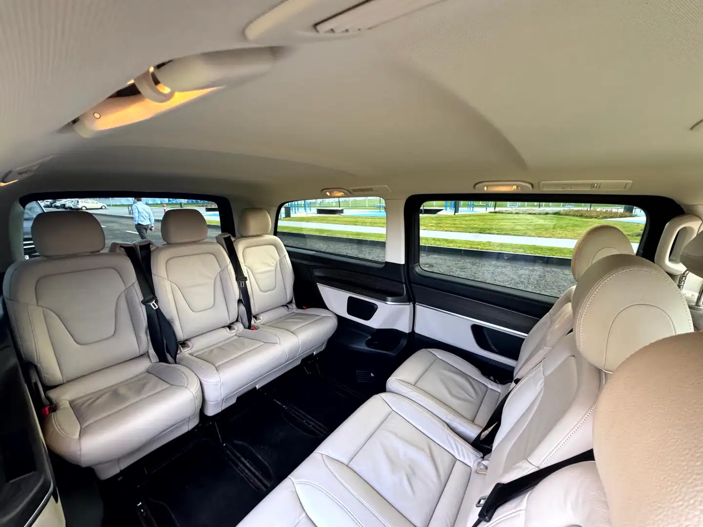 Mercedes-Benz V-Class — VanBudapest.com