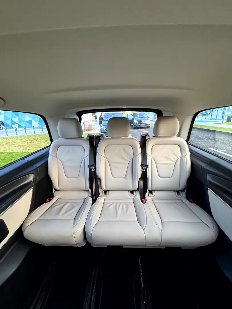 Mercedes-Benz V-Class — VanBudapest.com