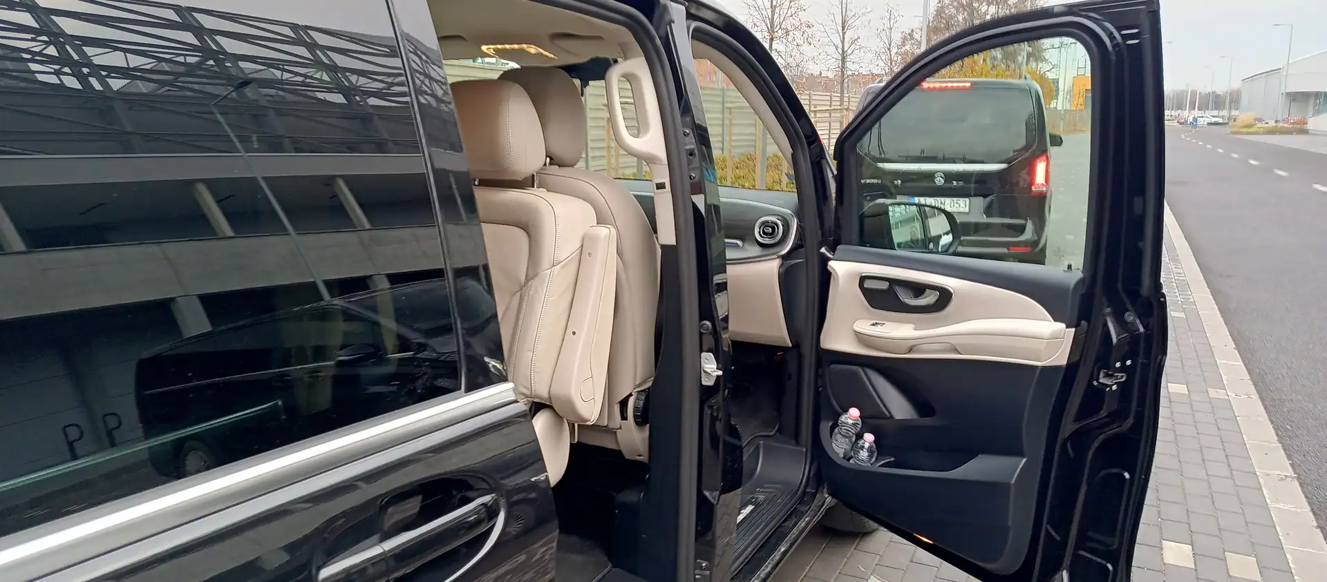Mercedes-Benz V-Class — VanBudapest.com