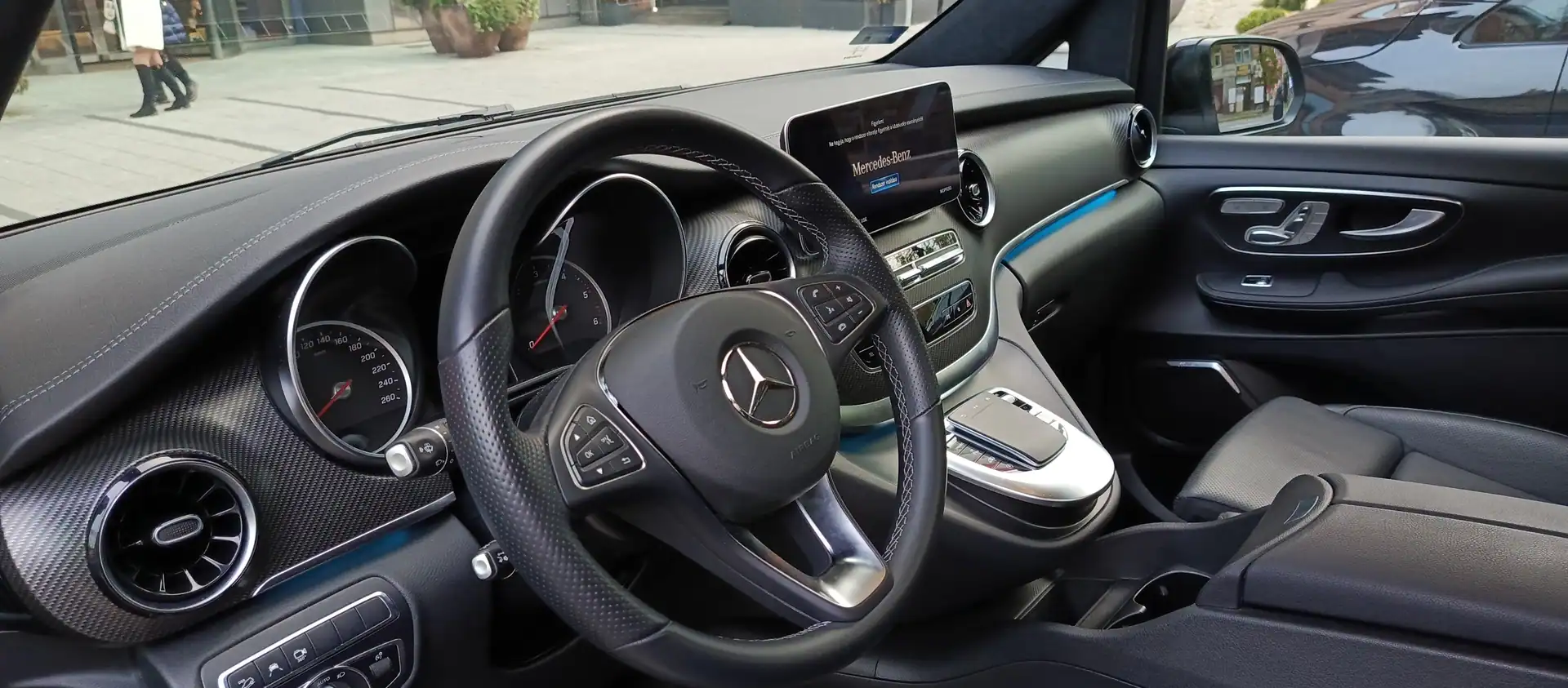 Mercedes-Benz V-Class — VanBudapest.com