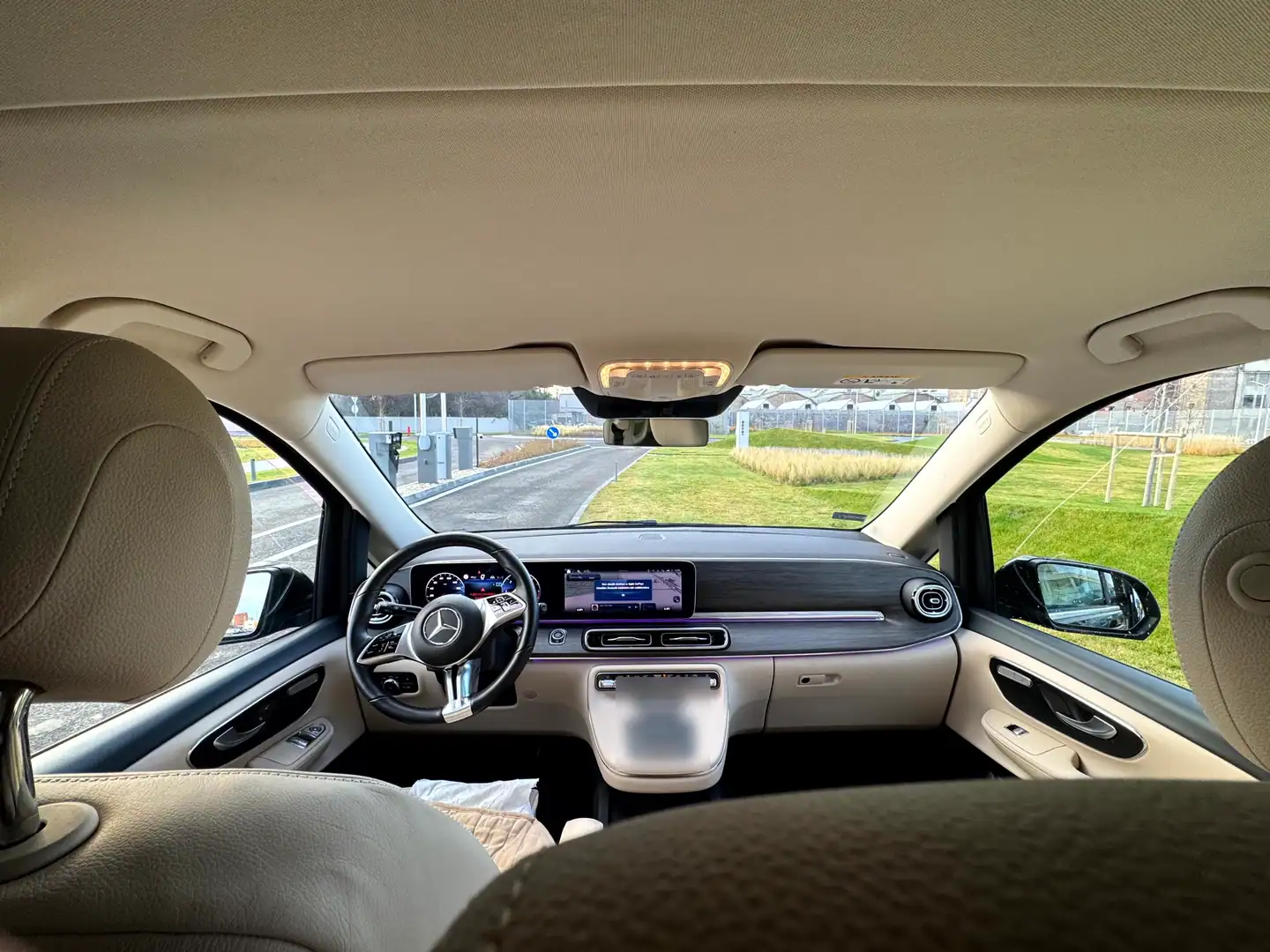 Mercedes-Benz V-Class — VanBudapest.com