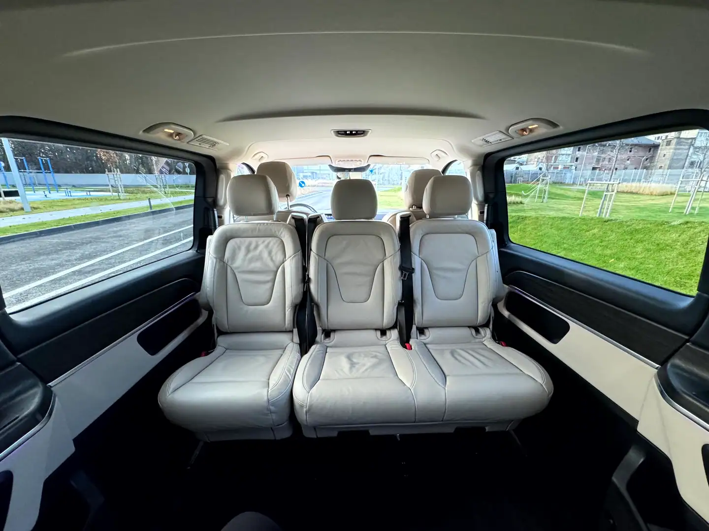 Mercedes-Benz V-Class — VanBudapest.com