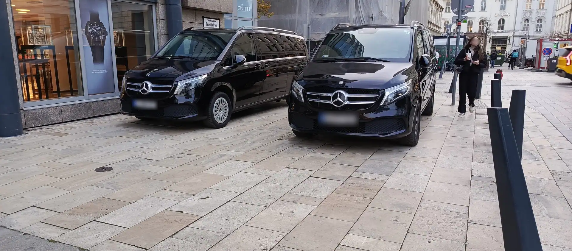 VanBudapest Mercedes V-Class on a sightseeing tour in Budapest