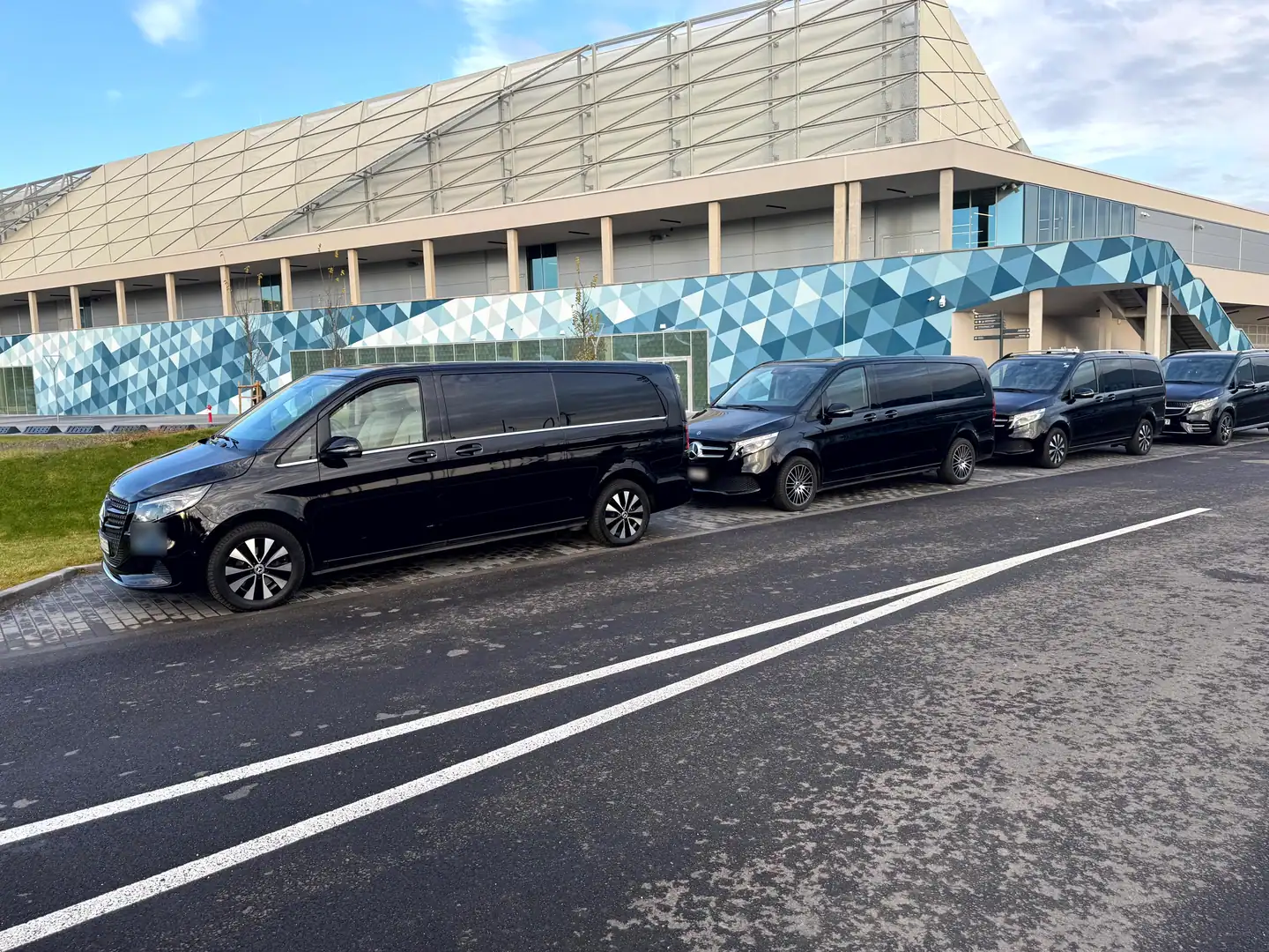 Mercedes fleet airport