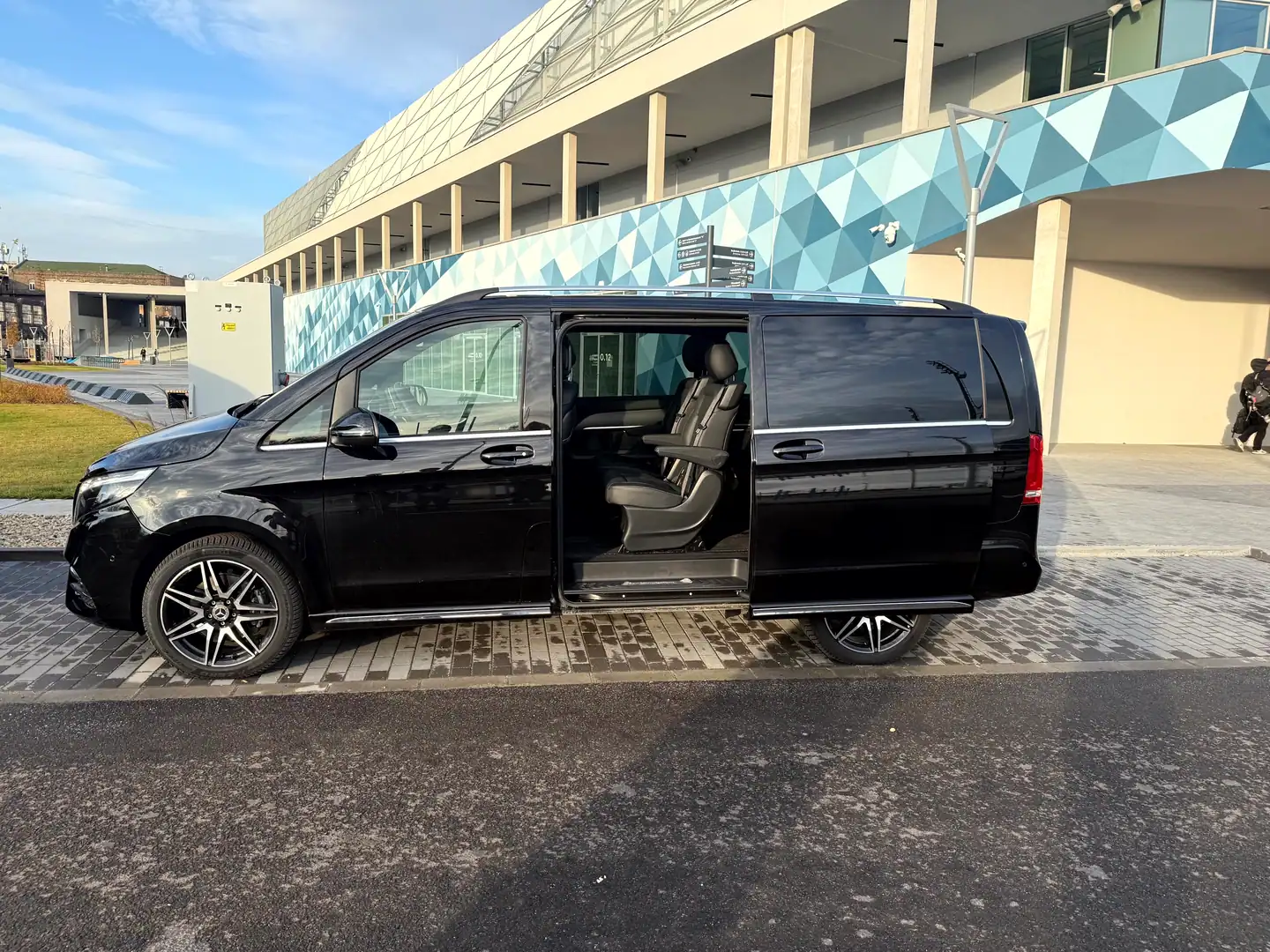 Mercedes-Benz V-Class — VanBudapest.com