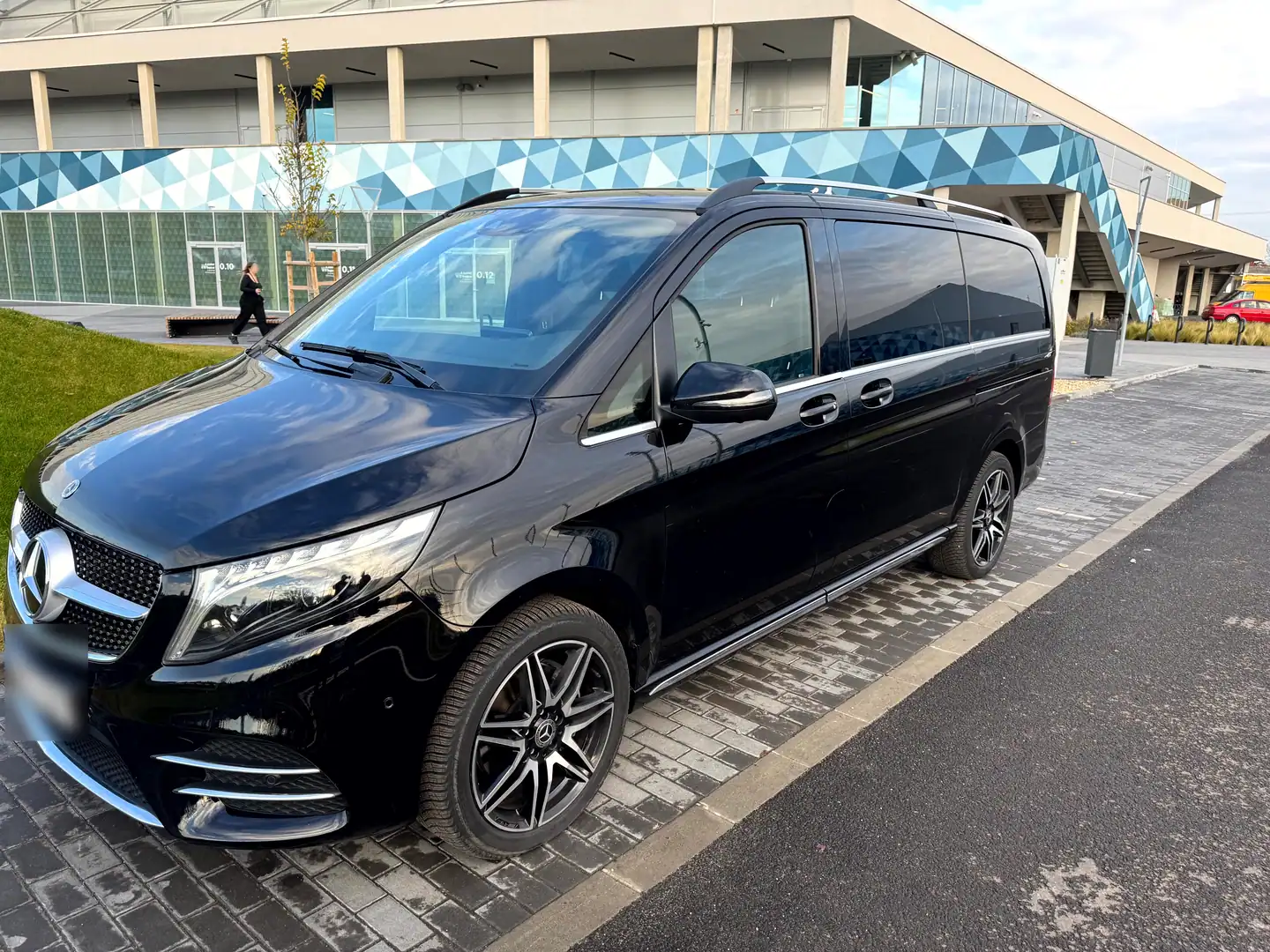 Mercedes-Benz V-Class — VanBudapest.com