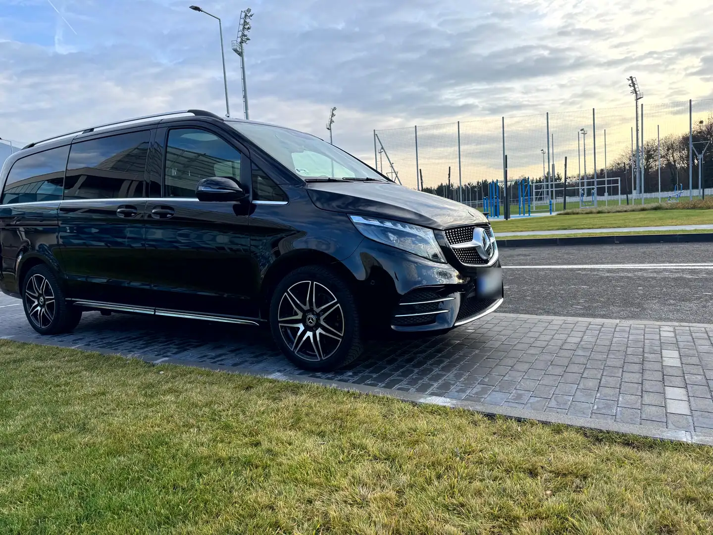 Mercedes-Benz V-Class — VanBudapest.com