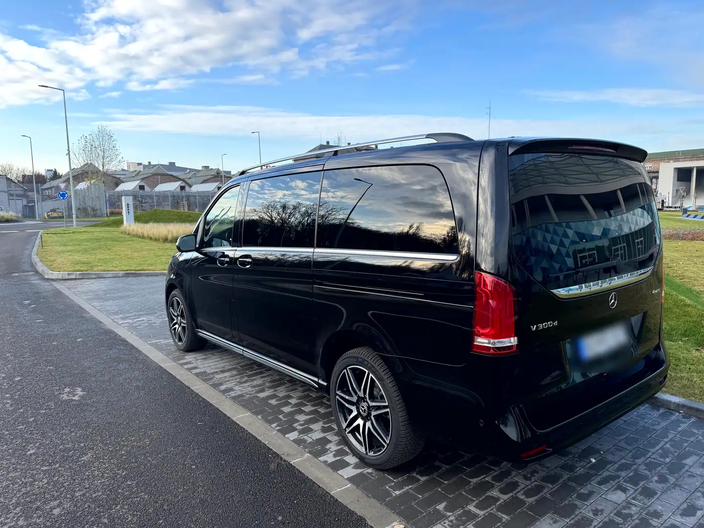 Mercedes-Benz V-Class — VanBudapest.com