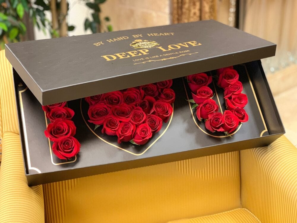 I LOVE YOU roses in a presentation box
