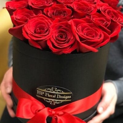 hat flower boxes with roses, las vegas
