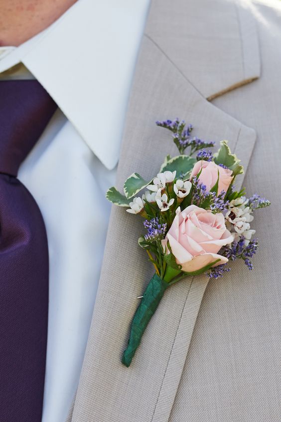 Ligh pink rose boutonniere