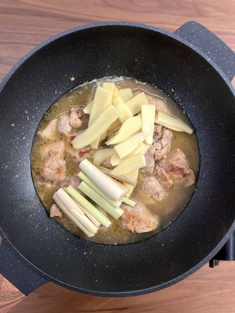 add aromatics