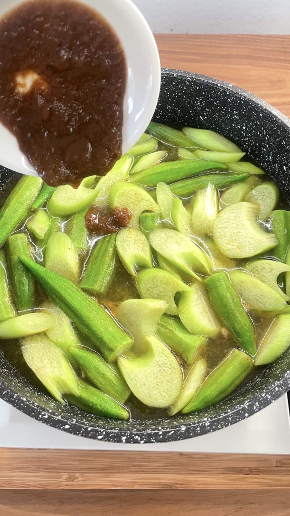Add tamarind