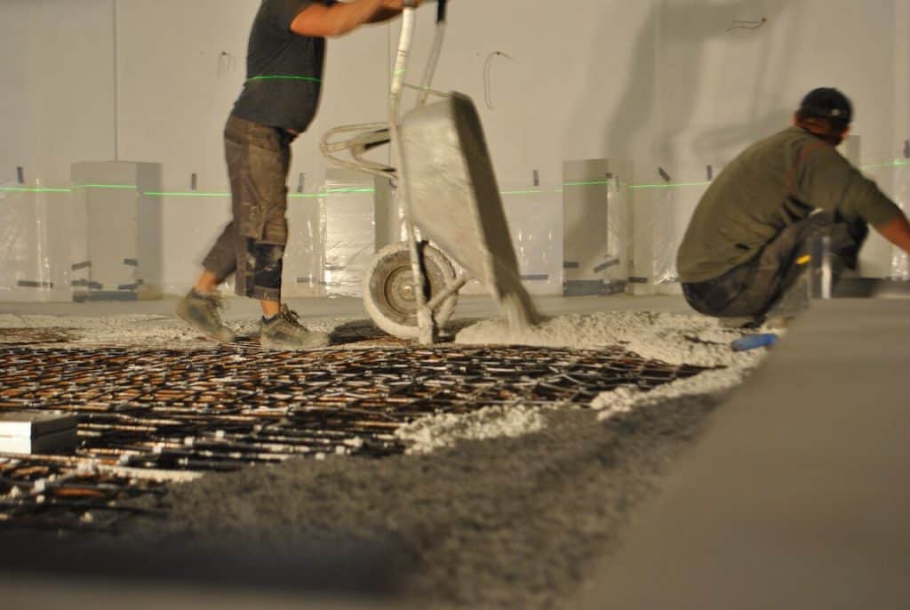 Herstellung eines Sichtbetonbodens aus Weißbeton von Wohnbeton