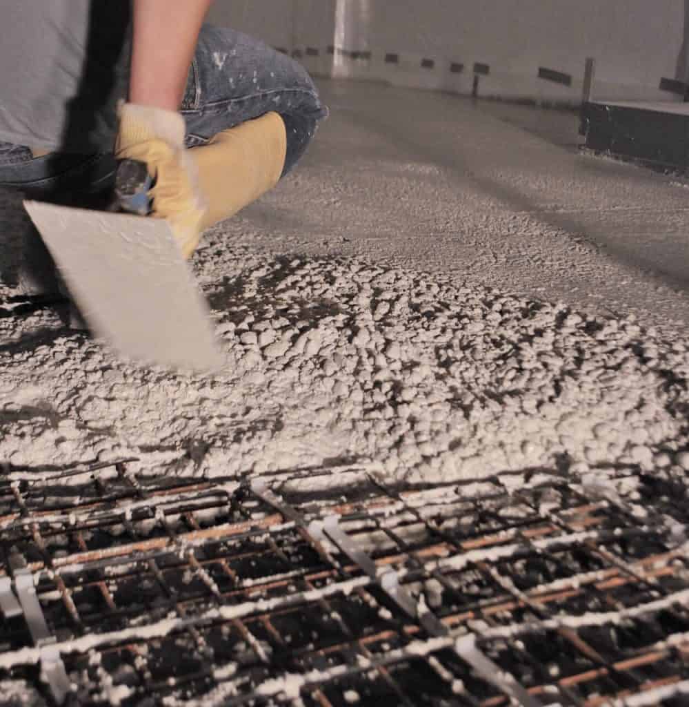 Herstellung eines Sichtbetonbodens aus Weißbeton von Wohnbeton
