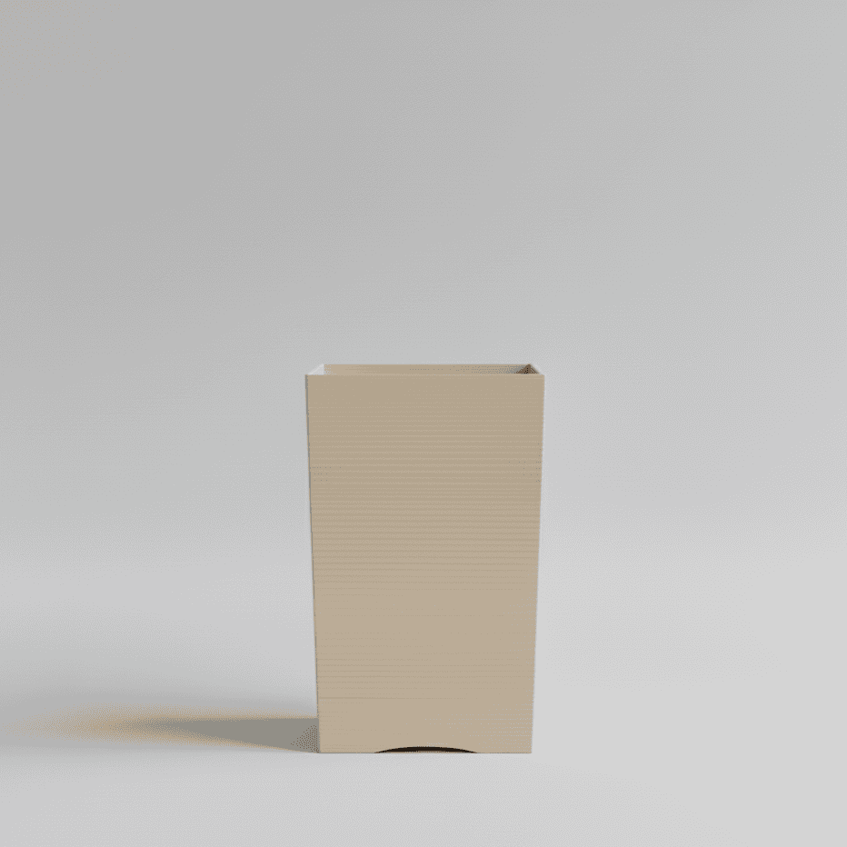 Freistehender Holz-Papierkorb vor hellem Hintergrund, klar und minimalistisch fotografiert