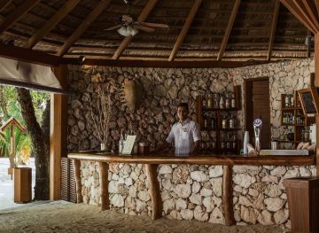 Nakai Dhiggiri Resort - Main Bar