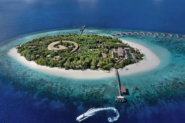 Park-Hyatt-Maldives-Hadahaa-P303-Aerial-Island.16x9