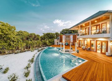 Grand Beach Residence with Pool