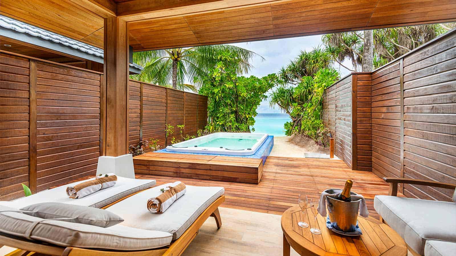 Beach Suite with Jacuzzi