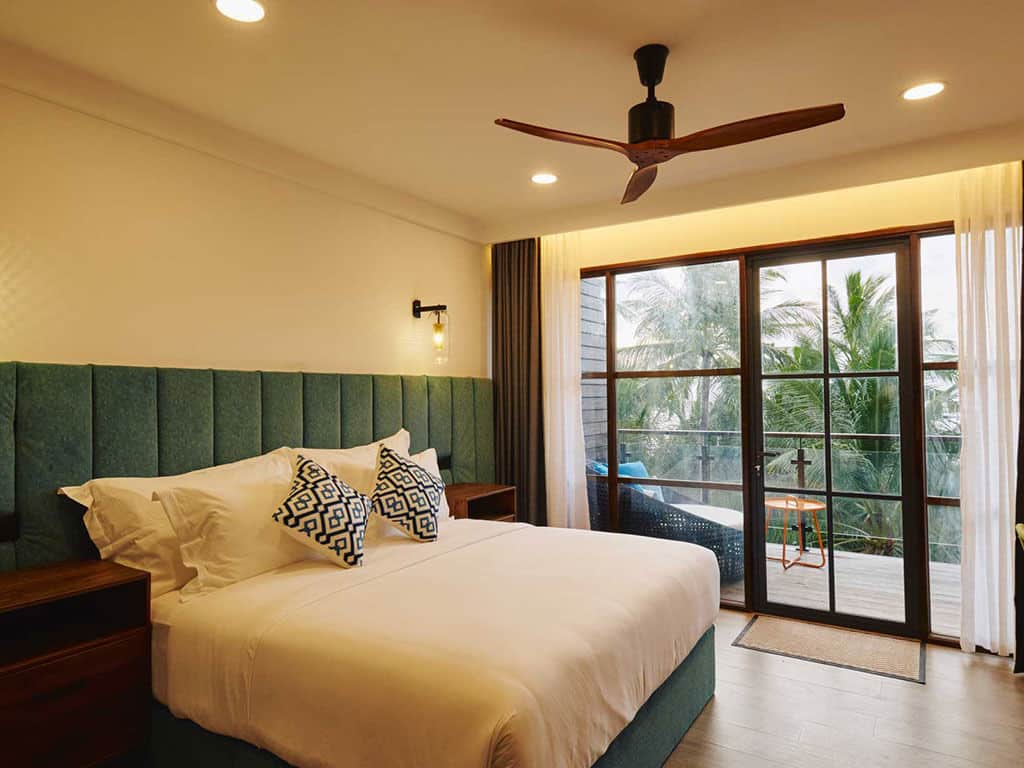 Beach Hotel Dhigurah - Ocean view Room / Beach Front Room