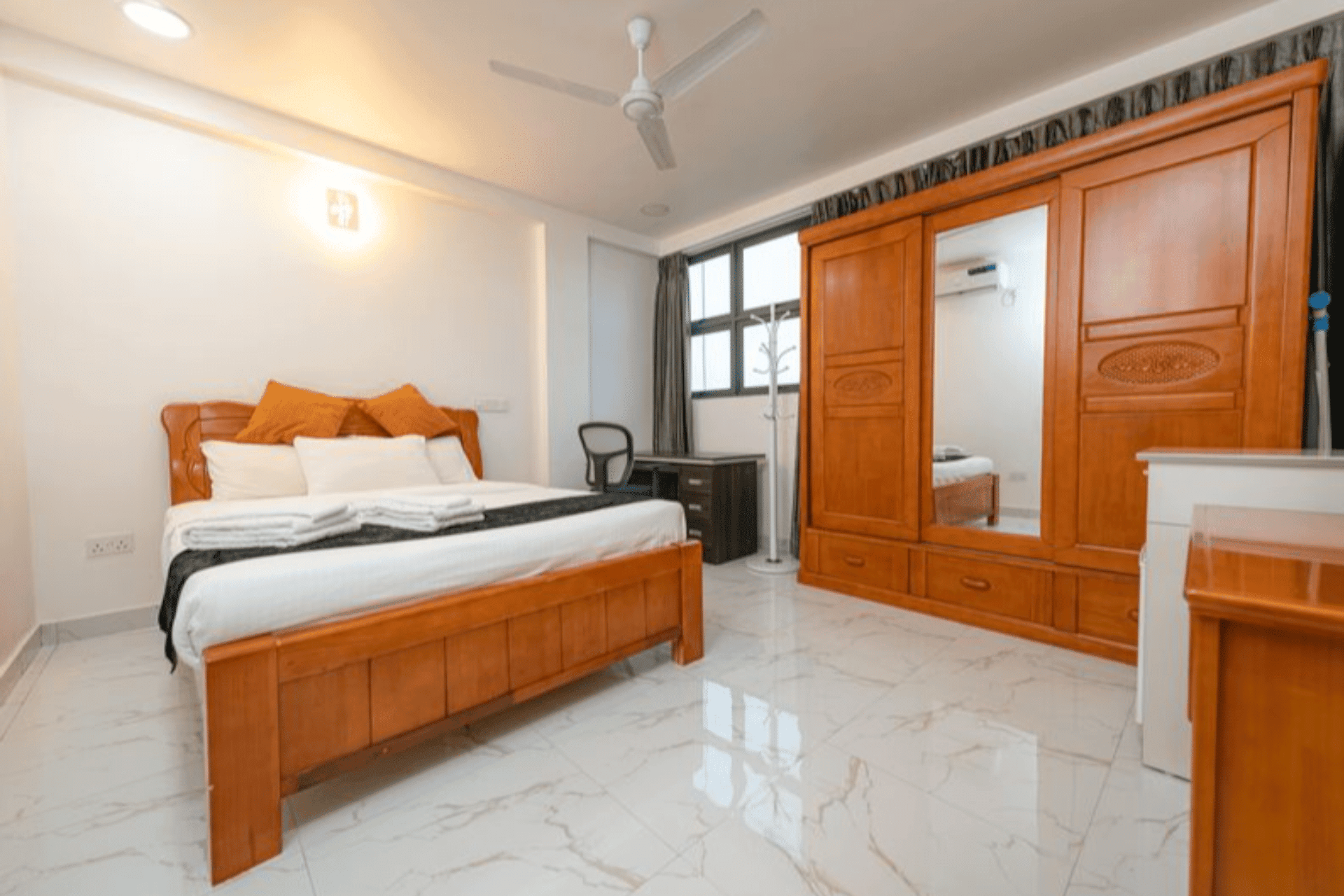 One/Two/Three Bedroom Apartment - White Beach Holiday