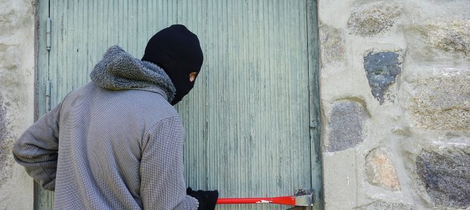 El arrendador debe pagar los daños por robo en la vivienda alquilada El arrendador debe pagar los daños por robo en la vivienda alquilada