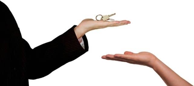 La obligación del vendedor de entregar la finca en la compraventa de inmuebles. Formas de entregarla. La obligación del vendedor de entregar la finca en la compraventa de inmuebles. Formas de entregarla.