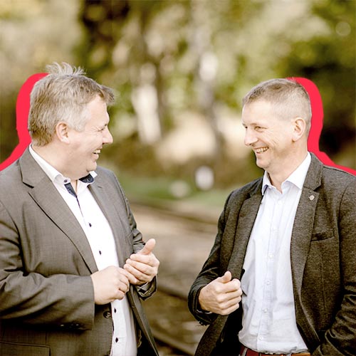 Arbeitswelt bei RR Software Gespraech draussen