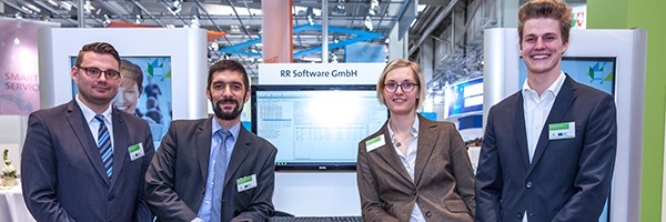 Praktikant Daniel Oberheide (rechts) mit den Kollegen der RR Software GmbH auf der CeBIT 2016