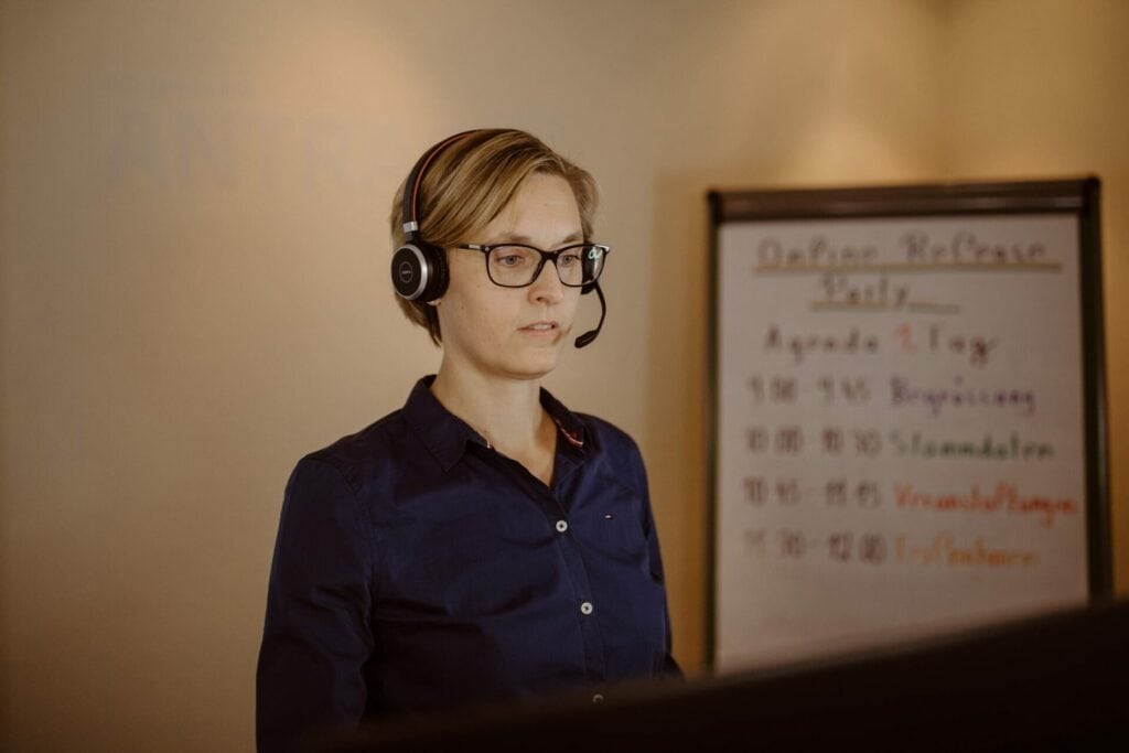 Julia Schwarzer ANTRAGO Webinar