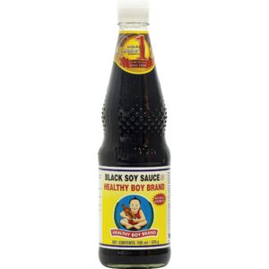 Asiatische Lebensmittel Online-Shop. Schwarze Sojasauce in Flasche.